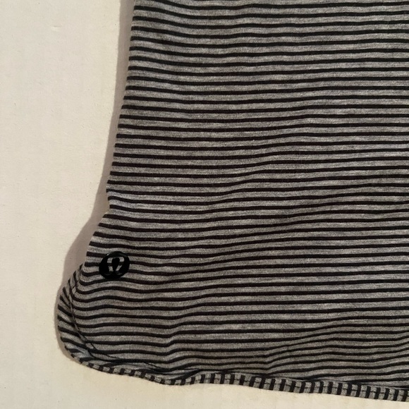 Lululemon Circadian tank top soft black gray stripe medium - Picture 5 of 6